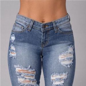 🌊 Aphrodite: Above the knee; Ripped shorts